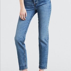 Levi's wedgie fit jeans size 27- These Dreams